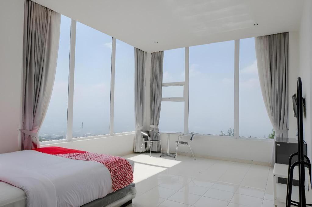 โอโย 1194 วิลลา บูกิต ปันเดอร์มัน เรสซิเดนซ์ Hotel บาตู ภายนอก รูปภาพ